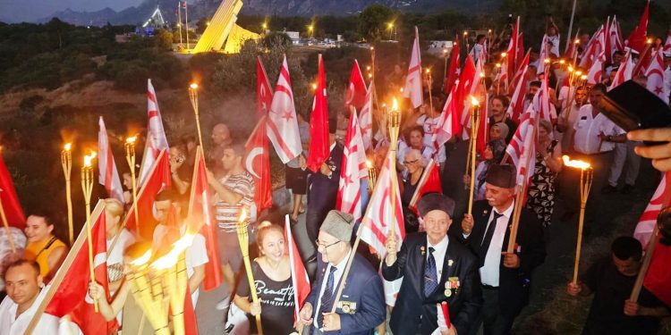 Barış Harekatı’nın 50. yıl dönümünde ‘Şafak Nöbeti’ tutuldu