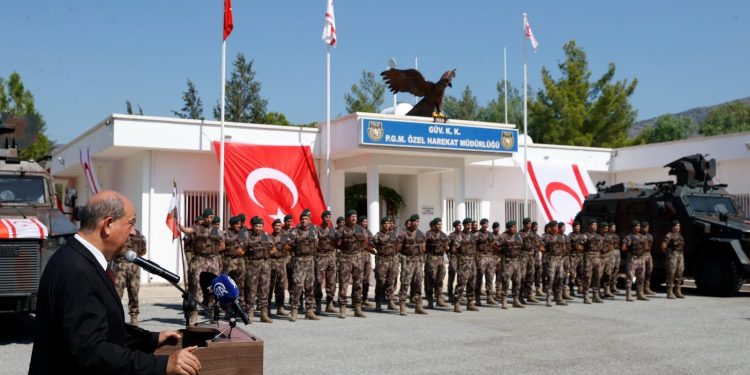 Cumhurbaşkanı Tatar, Polis Özel Harekatı ziyaret etti