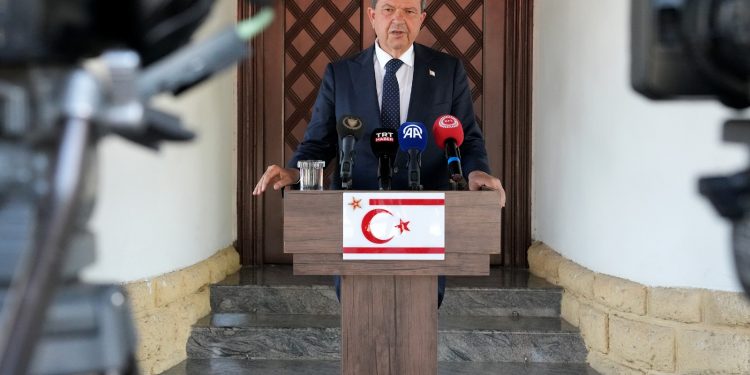 Tatar, Stewart ile görüşmesinin ardından konuştu… “Mülkiyet konusunda devam eden alıkoymalar ve tutuklamalar kabul edilemez”