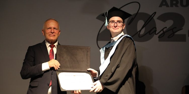 Töre, ARUCAD’ın mezuniyet törenine katıldı