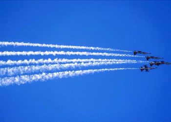 Türk Yıldızları, Kıbrıs Barış Harekatı’nın 50’nci yılı kapsamında Girne’de prova uçuşu gerçekleştirdi