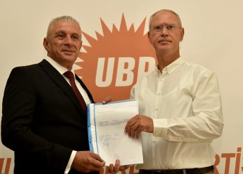 Taçoy, UBP Parti Başkanlığı için adaylık başvurusunu yaptı