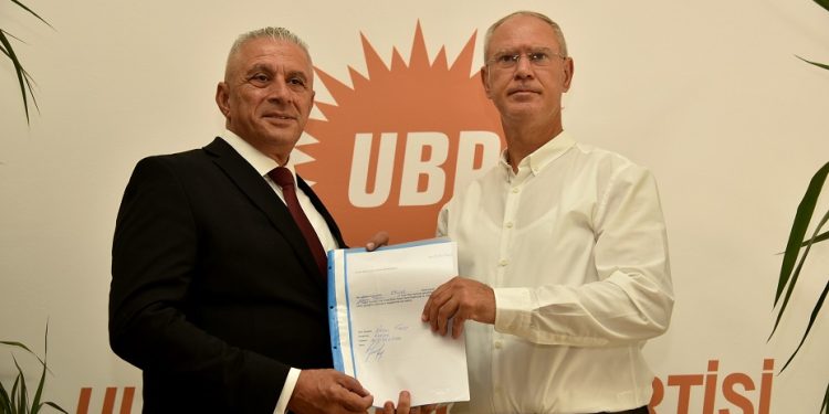 Taçoy, UBP Parti Başkanlığı için adaylık başvurusunu yaptı