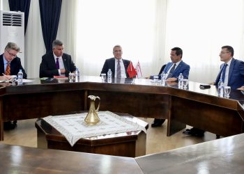 Dışişleri Bakanı Ertuğruloğlu, Büyükelçi Özügergin ve heyetini kabul etti