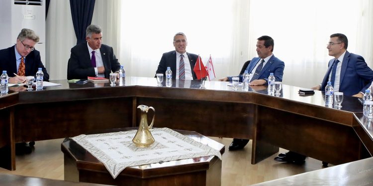 Dışişleri Bakanı Ertuğruloğlu, Büyükelçi Özügergin ve heyetini kabul etti