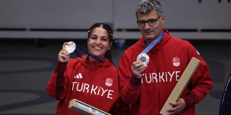 Yusuf Dikeç ve Şevval İlayda Tarhan'dan atıcılıkta gümüş madalya