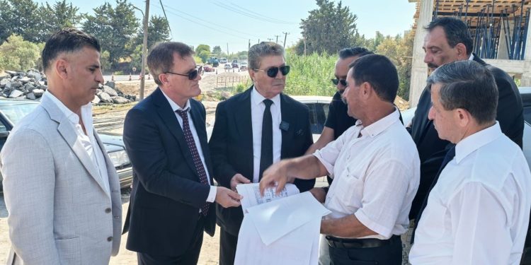Başbakan Üstel, yapımı devam eden Alsancak-Lapta-Karşıyaka ana yolunda incelemelerde bulundu