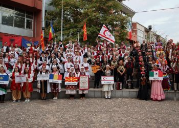 İskele Belediyesi Halk Dansları Topluluğu, Makedonya’da festivale katıldı