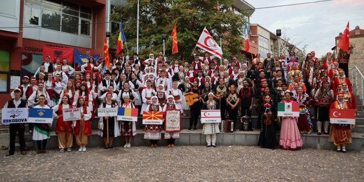 İskele Belediyesi Halk Dansları Topluluğu, Makedonya’da festivale katıldı