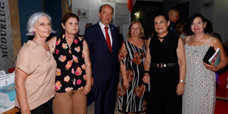 Cumhurbaşkanı Tatar:Kadınlarımız toplumu ve aileyi ayakta tutuyor