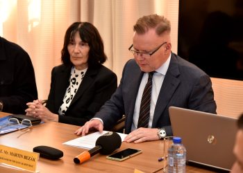 Siyasi partilerin ara bölgedeki toplantısında “mülkiyet” konuşuldu