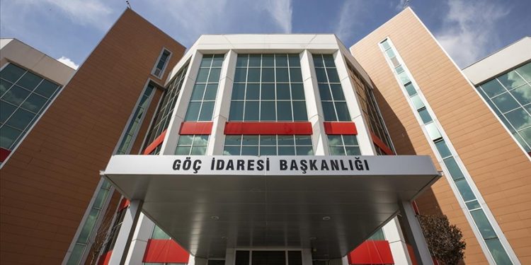 Türkiye Göç İdaresi Başkanlığı, “Türkiye’de 7 milyon Suriyeli ve 13 milyon yabancı olduğu” iddiasını yalanladı