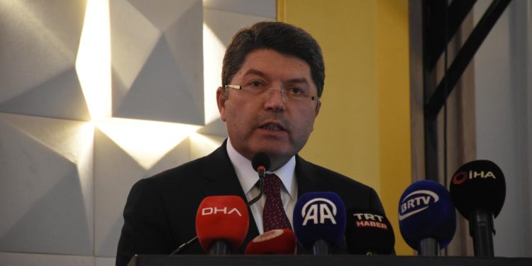 TC Adalet Bakanı Tunç: Kıbrıs Türkü’nün hak ve çıkarlarını korumakta kararlıyız