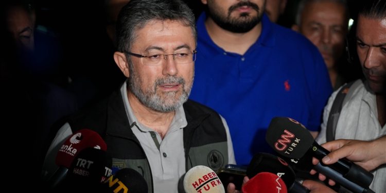 TC Tarım ve Orman Bakanı İbrahim Yumaklı: “Yangınların 69’u kontrol altına alındı, 6 aktif yangın var”