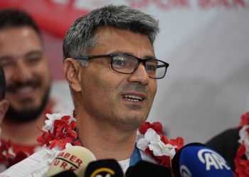 Yusuf Dikeç: Görünüşümüz rahat olabilir ama içimizde fırtınalar kopuyor