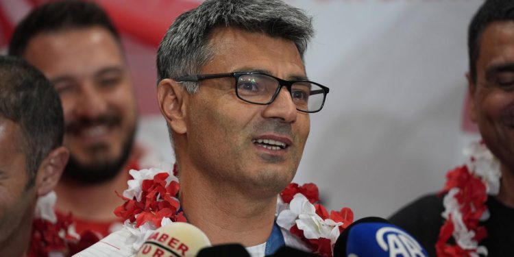 Yusuf Dikeç: Görünüşümüz rahat olabilir ama içimizde fırtınalar kopuyor