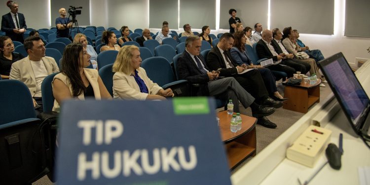 Sağlık hukuku Tabipler Birliği’nde düzenlenen sempozyumda ele alınıyor… Özdenefe:Denetim eksikliği sıkıntılara yol açıyor