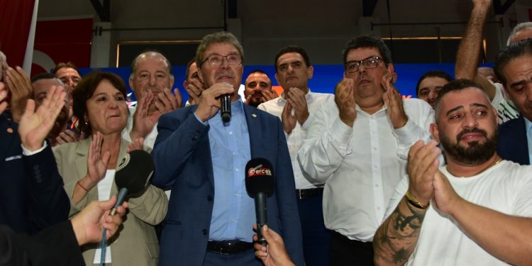 Başbakan Üstel Kurultay’a ilişkin BRT’ye değerlendirmelerde bulundu: “Nifak tohumları serpmeye çalışanlara rağmen büyük bir katılım oldu”