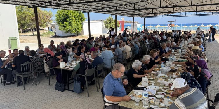 Mehmetçik Büyükkonuk Belediyesi, 65 yaş ve üstü kişilere yönelik etkinlik düzenledi