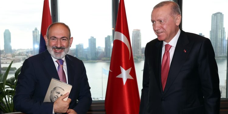 Erdoğan, Ermenistan Başbakanı Paşinyan’ı kabul etti