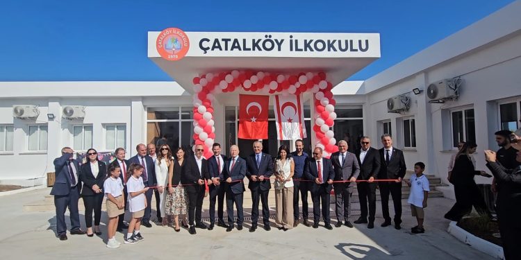 Çatalköy İlkokulu’nun yeni okul binası düzenlenen törenle açıldı