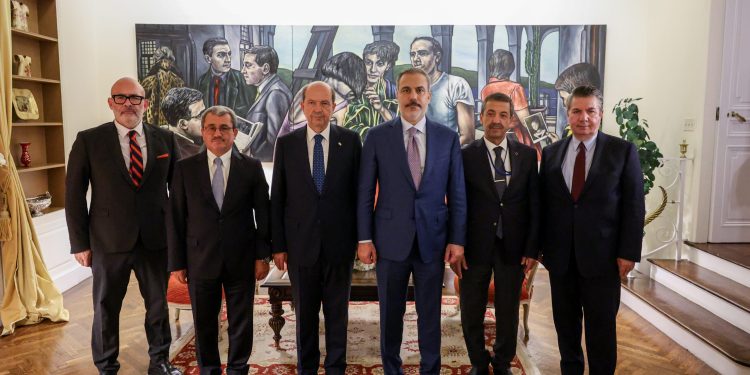 TC Dışişleri Bakanı Fidan, Cumhurbaşkanı Tatar ve Dışişleri Bakanı Ertuğruloğlu ile görüştü