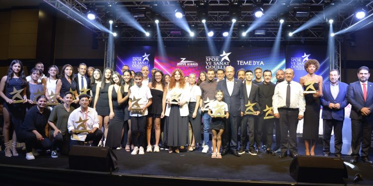 Tatar, Kuzey Kıbrıs Zirve Spor ve Sanat Ödülleri Gala Gecesi’ne katıldı