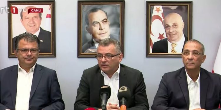 Erhürman, New York’a yapacağı ziyaret öncesinde Ercan Havalimanı’nda basın toplantısı düzenledi