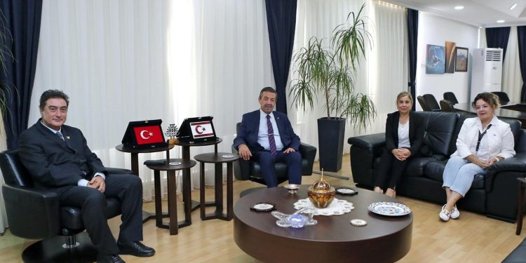 GAÜ Rektörü, Dışişleri Bakanı Ertuğruloğlu’nu ziyaret etti
