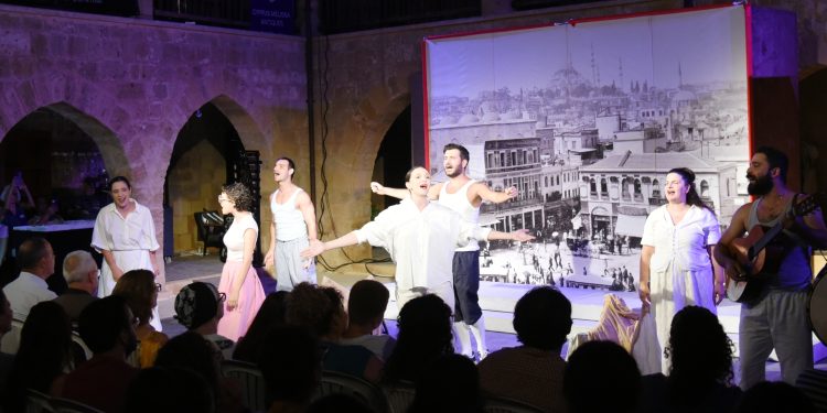 “Fiakas” oyunu sahnelendi