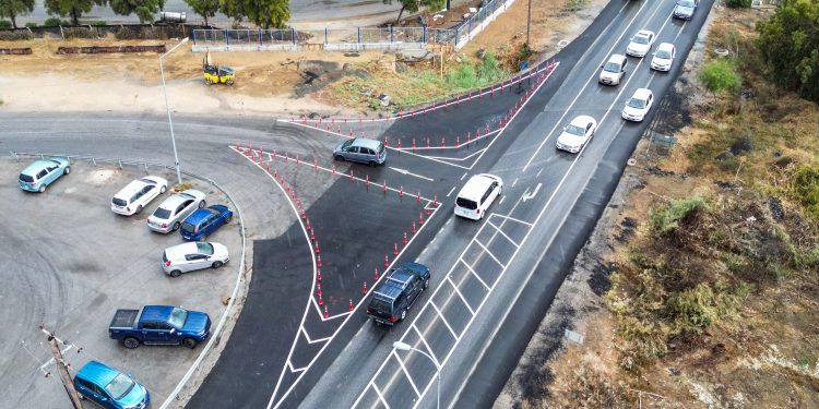 Gazimağusa Belediyesi, trafik akışını rahatlatmak için yol düzenlemeleri yaptı