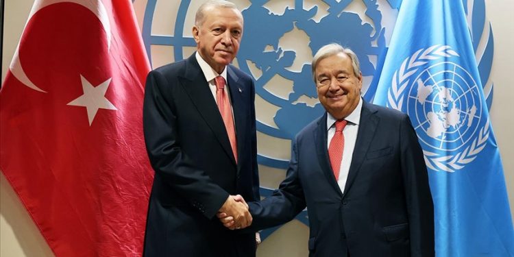 Erdoğan, Guterres ile görüşmesine Kıbrıs’ta federasyon modeli dışındaki çözüm imkanlarının tarafların katılımıyla BM himayesinde bir toplantıda ele alınabileceğini belirtti