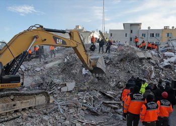 Grand İsias Hotel’in enkazından yeniden numune alındı