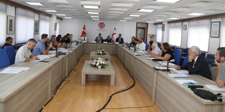 İdari, Kamu ve Sağlık İşleri Komitesi toplandı