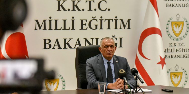 “Öğrencilerimiz, pazartesi ve Perşembe günleri tam gün eğitime devam edecekler”
