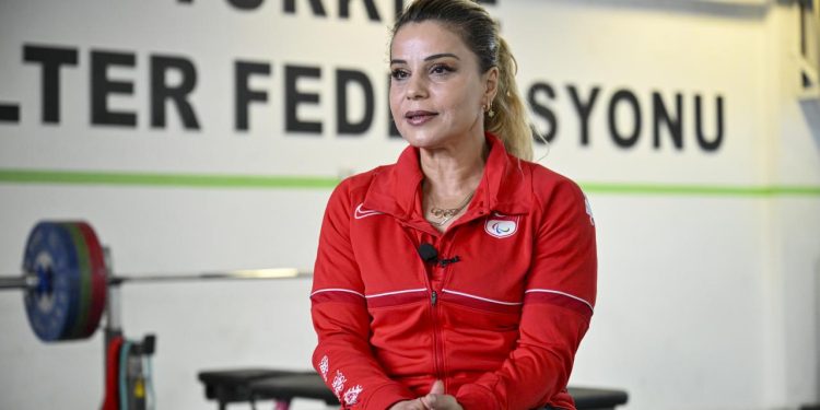 Nazmiye Muratlı'dan bronz madalya