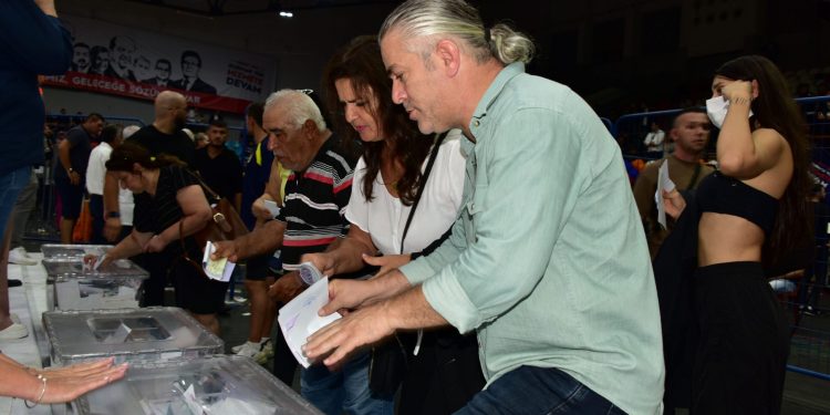 UBP Kurultayı’nda oy verme işlemleri devam ediyor
