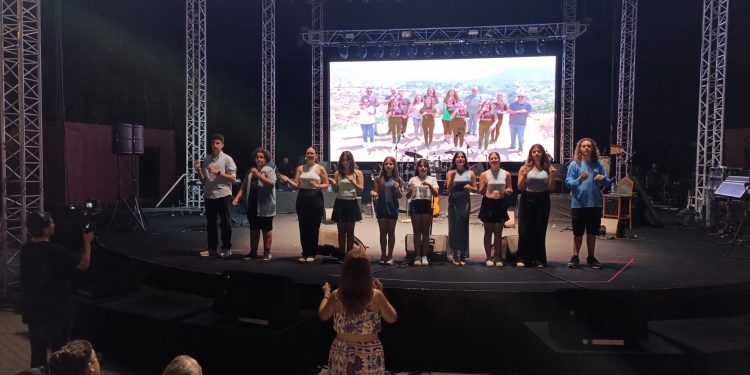 “Sıla 4 ve Dostları 60. Yıl Konseri” Girne Amfitiyatro’da yapıldı
