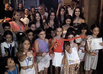 Renkli Düşler Karma Resim Sergisi önceki akşam Gazimağusa Bandabuliya’da açıldı