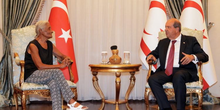 Cumhurbaşkanı Ersin Tatar, Dr. Ayten Berkalp’i kabul etti