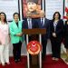 Cumhurbaşkanı Vekili, Cumhuriyet Meclisi Başkanı Zorlu Töre, SOS Çocuk Köyü Derneği Yönetim Kurulu Başkanı Buğra Akter ve beraberindeki heyeti kabul etti.  Meclis’ten verilen bilgiye göre, Meclis Şeref Salonu’nda yer alan kabulde konuşan Töre, çocuklarla ilgili her türlü yeni yasal düzenlenmenin yapılması için sivil toplum örgütleriyle birlikte tüm katkıyı koyacaklarını belirtti.  Töre, hukuk devleti içerisinde verilen hakların yasal çerçevede uygulanması gerektiğini kaydetti.  Gazze’de 18 binden fazla çocuğun hayatını kaybettiğini anımsatan Töre, bunun çok zor izah edilebilecek bir durum olduğunu, Birleşmiş Milletlerin de aciz kaldığını ifade etti.  Töre, geçen hafta içerisinde SOS Çocuk Köyü’nü ziyaret ettiğini ve yapılan güzel işleri yerinde gördüğünü, fevkalade bir okul bulduklarını kaydetti.  SOS Çocuk Köyü çalışanlarına gıpta ile baktıklarını belirten Töre, her zaman beklediklerini kaydetti.  SOS Çocuk Köyü Derneği Yönetim Kurulu Başkanı Avukat Buğra Akter de, çocuklarla ilgili Sosyal Hizmetler Yasası ve diğer yasal mevzuatların güncellenmesiyle ilgili destek istedi.  Konuşmaların ardından karşılıklı hediye takdimi yapıldı.