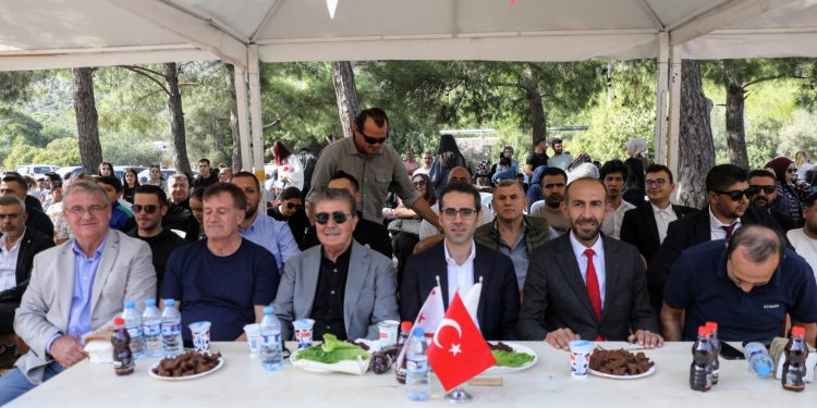 1.Adana Kebabı ve Şalgam Festivali yapıldı