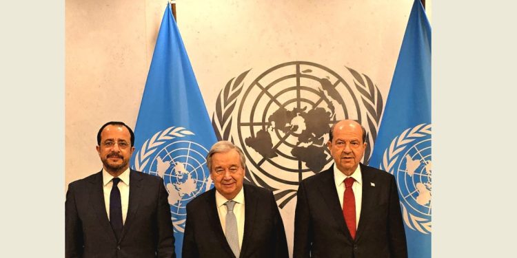 Cumhurbaşkanı Tatar ile Rum Lider Hristodulidis’in bir araya geldiği gayrı resmi akşam yemeği başladı