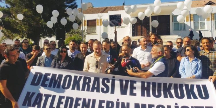 Sendikalar eylem yaptı