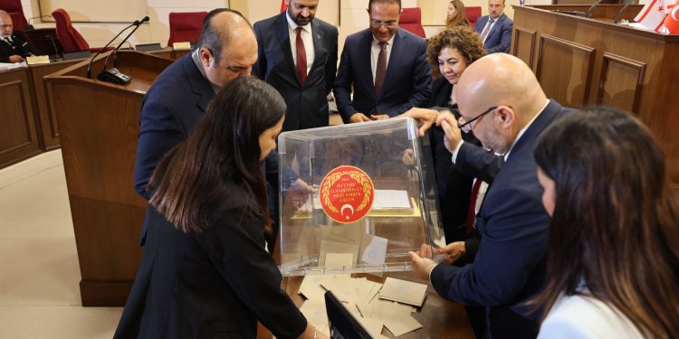 Meclis Başkanı seçiminde ilk tur tamamlandı