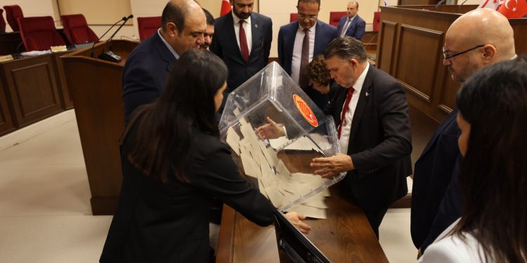 Meclis’te ikinci turda da Töre salt çoğunluğa ulaşamadı