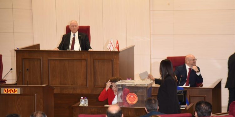 Meclis Genel Kurulu toplandı. Gündem Başkanlık Divanı seçimleri.