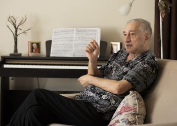 19 yıl önce yolu Kıbrıs’a düşen ve onlarca Kıbrıslı Türk müzisyenin yetişmesini sağlayan duayen piyanist: Rauf Kasimov