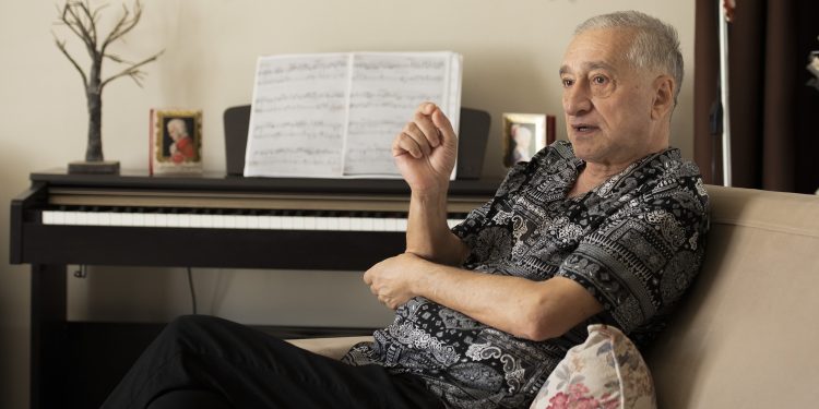19 yıl önce yolu Kıbrıs’a düşen ve onlarca Kıbrıslı Türk müzisyenin yetişmesini sağlayan duayen piyanist: Rauf Kasimov