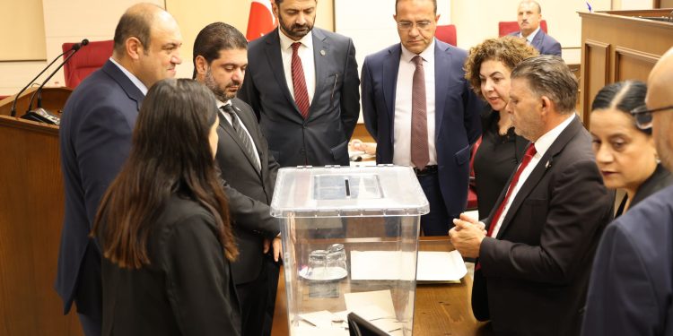 Töre dördüncü tur oylamada da salt çoğunluğa ulaşamadı… Sandıktan 25 kabul, 24 ret çıktı